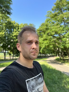 <span>Ivan, 37</span>&nbsp;<span style='width: 25px; height: 16px; float: right; background-image: url(/bitmaps/flags_small/DE.PNG)'>&nbsp;</span><br><span>Dortmund, ドイツ</span>&nbsp;<input type='button' class='joinbtn' style='float: right' value='JOIN NOW' />