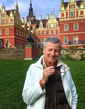 <span>William, 67</span>&nbsp;<span style='width: 25px; height: 16px; float: right; background-image: url(/bitmaps/flags_small/US.PNG)'>&nbsp;</span><br><span>Charlotte, Stany Zjednoczone</span>&nbsp;<input type='button' class='joinbtn' style='float: right' value='JOIN NOW' />