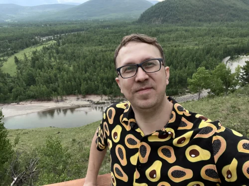 <span>Konstantin, 38</span>&nbsp;<span style='width: 25px; height: 16px; float: right; background-image: url(/bitmaps/flags_small/RU.PNG)'>&nbsp;</span><br><span>Ulan-Ude, Russland</span>&nbsp;<input type='button' class='joinbtn' style='float: right' value='JOIN NOW' />
