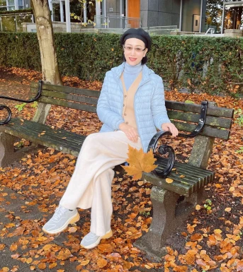 <span>Alice, 55</span>&nbsp;<span style='width: 25px; height: 16px; float: right; background-image: url(/bitmaps/flags_small/CN.PNG)'>&nbsp;</span><br><span>Qingdao, Chiny</span>&nbsp;<input type='button' class='joinbtn' style='float: right' value='JOIN NOW' />