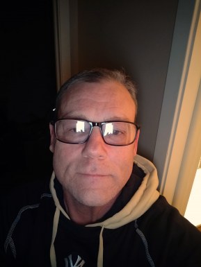 <span>Tom, 69</span>&nbsp;<span style='width: 25px; height: 16px; float: right; background-image: url(/bitmaps/flags_small/US.PNG)'>&nbsp;</span><br><span>Des Moines, Stany Zjednoczone</span>&nbsp;<input type='button' class='joinbtn' style='float: right' value='JOIN NOW' />