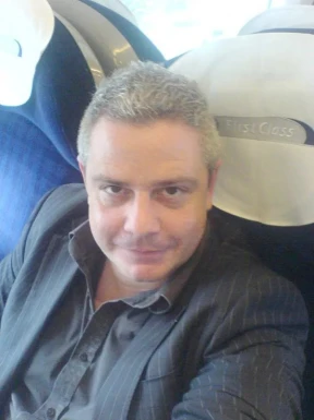 <span>Dylan, 53</span>&nbsp;<span style='width: 25px; height: 16px; float: right; background-image: url(/bitmaps/flags_small/UK.PNG)'>&nbsp;</span><br><span>Oxford, สหราชอาณาจักร</span>&nbsp;<input type='button' class='joinbtn' style='float: right' value='JOIN NOW' />