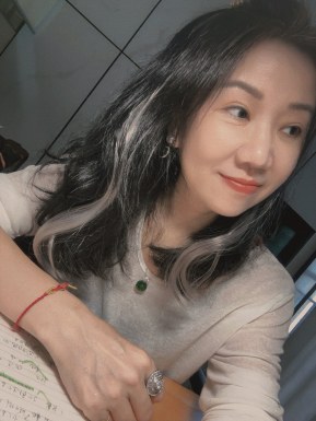 <span>Mei, 54</span>&nbsp;<span style='width: 25px; height: 16px; float: right; background-image: url(/bitmaps/flags_small/CN.PNG)'>&nbsp;</span><br><span>Guangzhou, Chiny</span>&nbsp;<input type='button' class='joinbtn' style='float: right' value='JOIN NOW' />