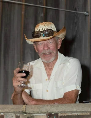 <span>Mike, 80</span>&nbsp;<span style='width: 25px; height: 16px; float: right; background-image: url(/bitmaps/flags_small/US.PNG)'>&nbsp;</span><br><span>Daytona Bea, Stati Uniti d'America</span>&nbsp;<input type='button' class='joinbtn' style='float: right' value='JOIN NOW' />