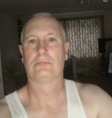 <span>Kevin, 59</span>&nbsp;<span style='width: 25px; height: 16px; float: right; background-image: url(/bitmaps/flags_small/UK.PNG)'>&nbsp;</span><br><span>Hensman, Zjednoczone Królestwo</span>&nbsp;<input type='button' class='joinbtn' style='float: right' value='JOIN NOW' />