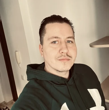 <span>Viacheslav, 37</span>&nbsp;<span style='width: 25px; height: 16px; float: right; background-image: url(/bitmaps/flags_small/PL.PNG)'>&nbsp;</span><br><span>Wroclaw, Polen</span>&nbsp;<input type='button' class='joinbtn' style='float: right' value='JOIN NOW' />