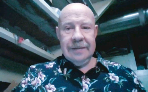 <span>Steve, 59</span>&nbsp;<span style='width: 25px; height: 16px; float: right; background-image: url(/bitmaps/flags_small/US.PNG)'>&nbsp;</span><br><span>Richfield, สหรัฐอเมริกา</span>&nbsp;<input type='button' class='joinbtn' style='float: right' value='JOIN NOW' />